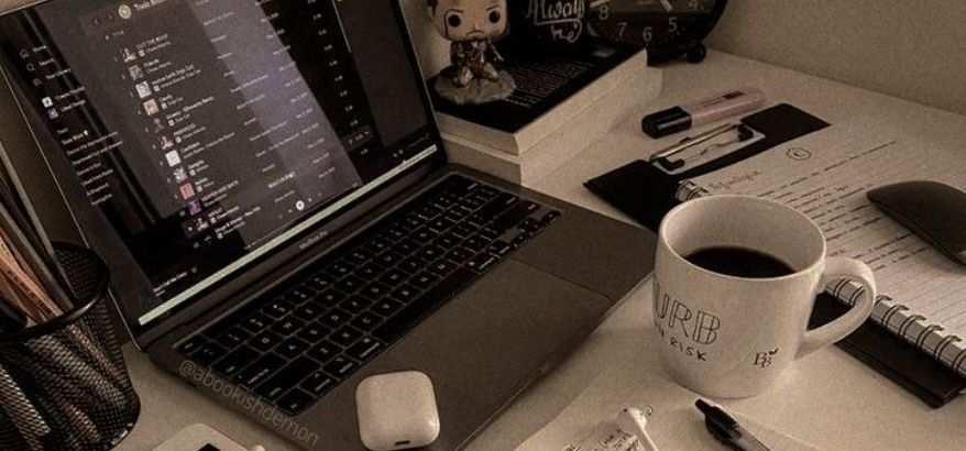 Penguasaan Literasi Bahasa: Kunci Sukses Akademik dan Profesional di Era Digital