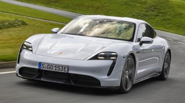 Keunggulan Personalisasi Layar Digital pada Porsche