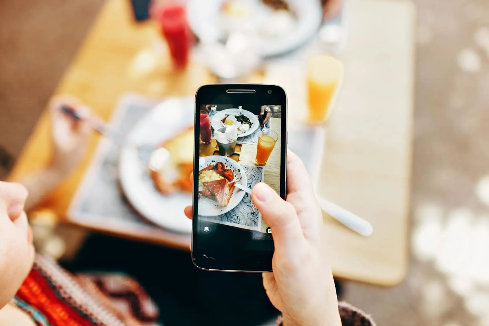 Menyiasati Algoritma: Strategi Konten Food Blogger agar Tetap Relevan di Media Sosial