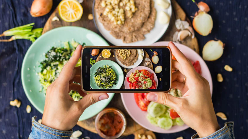 Dari Foto ke Cerita: Bagaimana Food Blogger Membangun Narasi Kuliner?