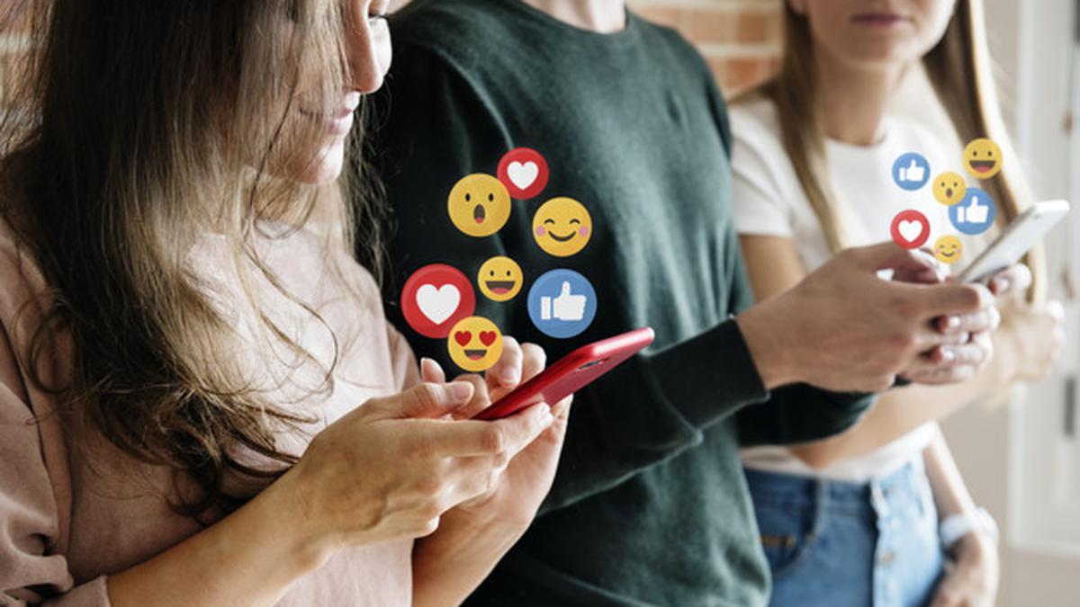 Buzzer Pilkada 2029: Meningkatkan Opini Publik Melalui Rajakomen.com