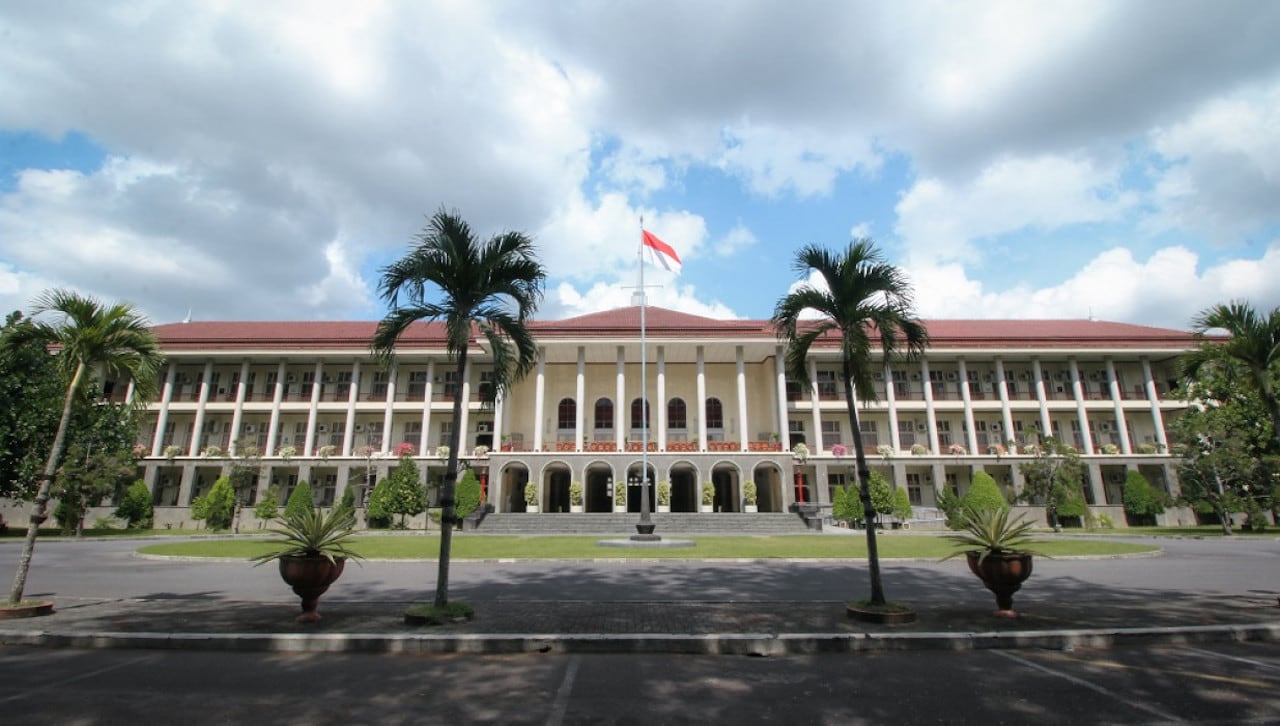 Sudah Sesuai Target? Evaluasi Nilaimu Lawan Passing Grade UGM di Sini!