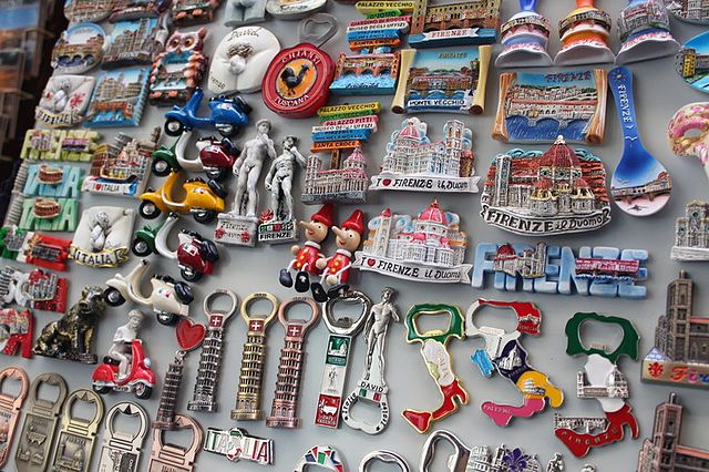 Souvenir Kreatif dan Pemanfaatan Sosmed untuk Bisnis Unik