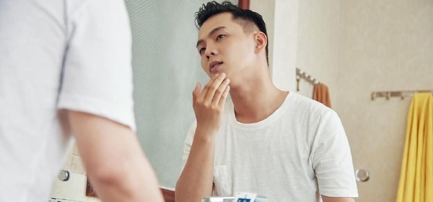 Kulit Kusam Jadi Cerah, Tips Skincare Simpel untuk Pria Modern