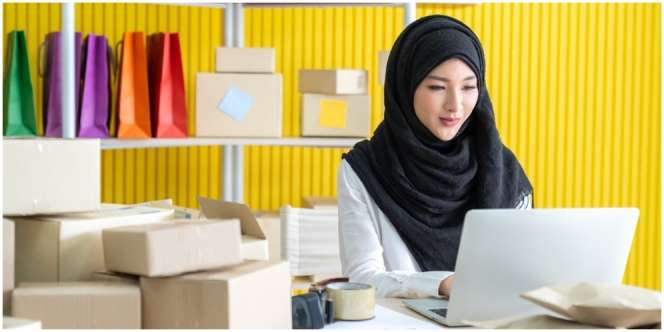 Membangun Tim Kecil untuk Bisnis Online Shop Skala Rumahan